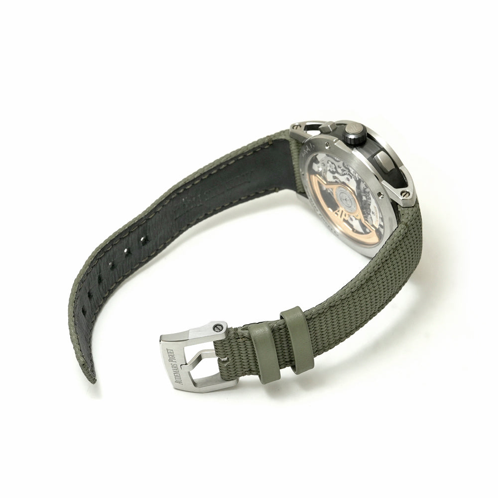 CODE 11.59 バイ オーデマ ピゲ クロノグラフ 箱・2023年保証書付き